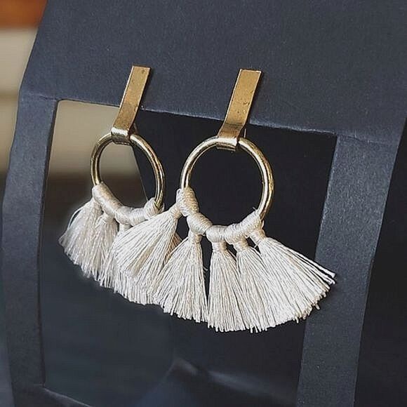 Hand-crafted gold tone natural thread fan fringe hoops - Picture 3 of 4